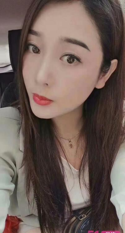 大胸美女小米渣