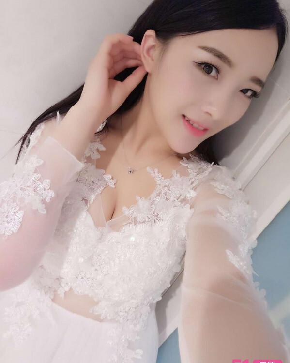 一个上门不收定金的漂亮MM 身上冰冰的 狼友可以测试