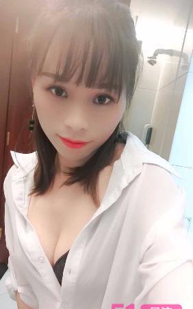 白云江夏身材高挑丰满甜甜