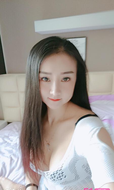 新区尔家公寓健身姐姐