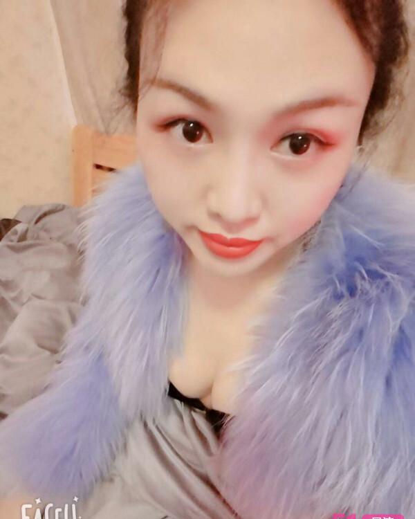 玩了一个TS人妖  还有真女可以双飞