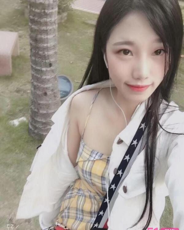 一个性价比很不错的妹子