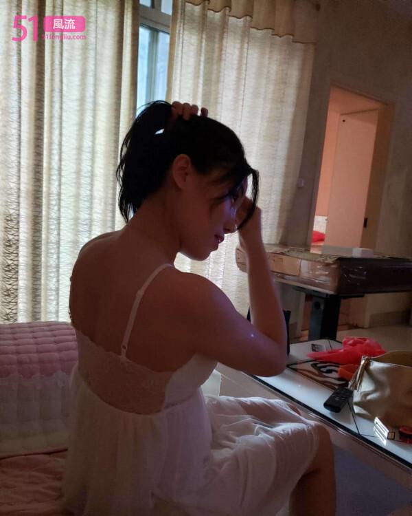 上次发了回双飞  有人说坑  再发一个不坑的