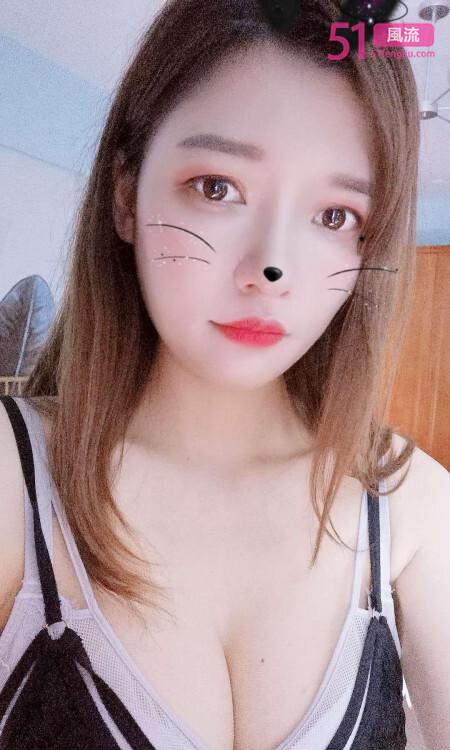 大奶嫩妹小骚包爽歪歪