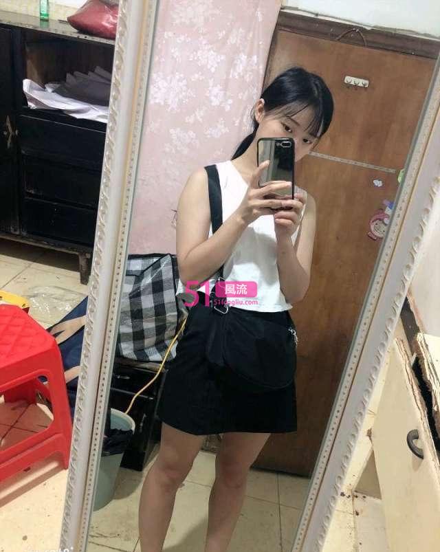 南昌小妹子腿好看