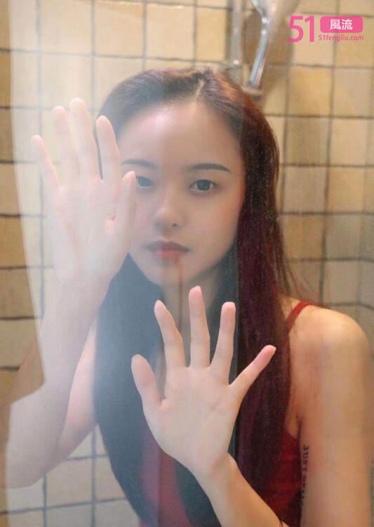 今天刚到首都的00后幼师妹