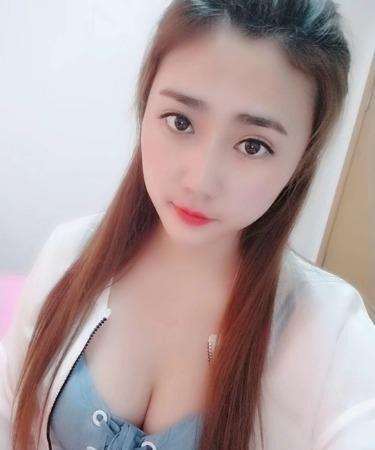 龙华新区 白净妹子