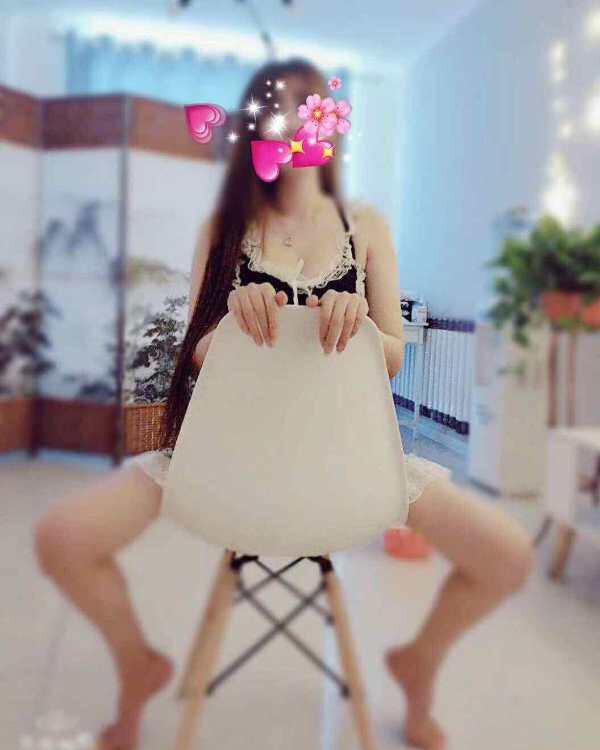 龙首身材颜值妹妹