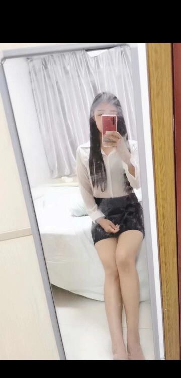 宝安胸圆挺的桃子