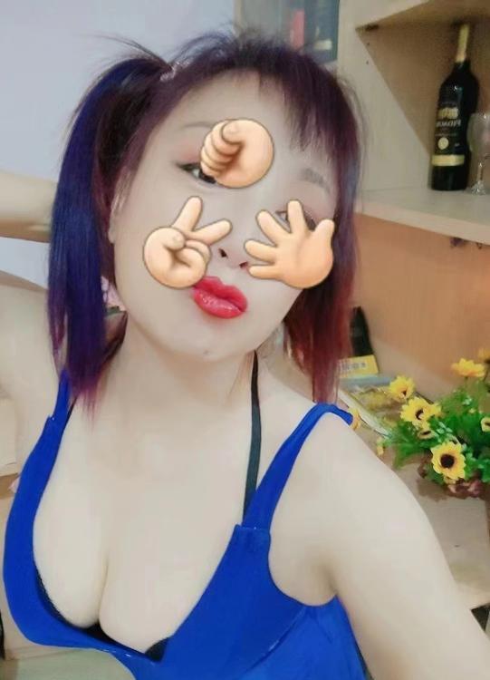 长腿肤白熟女姐姐