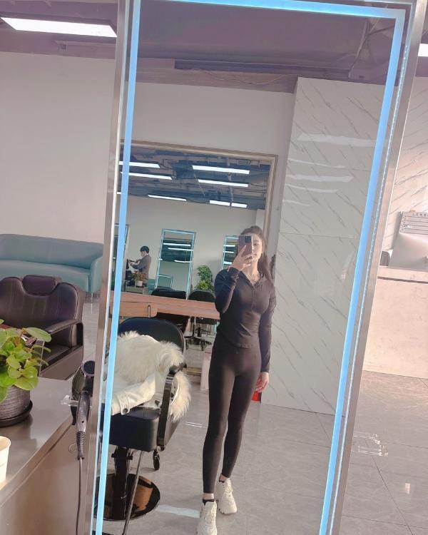 爱好瑜伽的吴中女孩