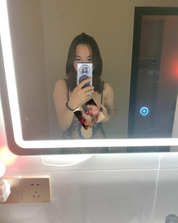 御姐型长腿少妇