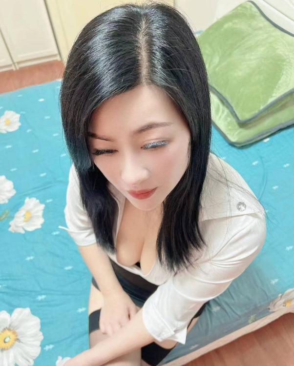 有气质的韵味少妇