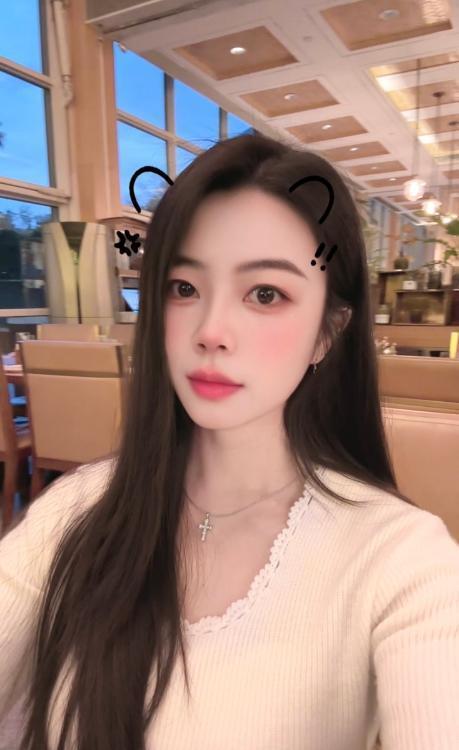 性感悦悦小美女