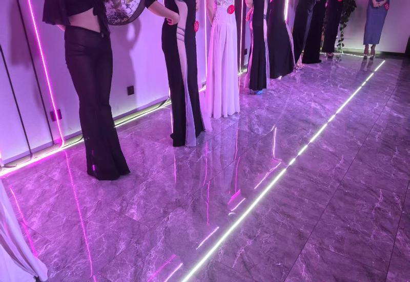 学妹兼职莞式T台海选