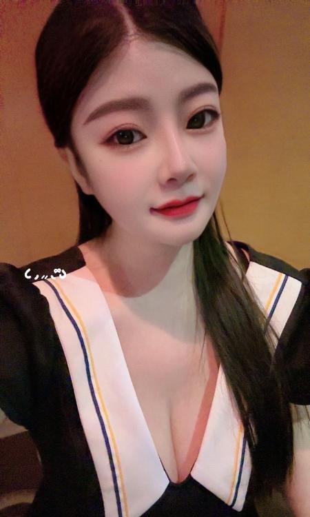 夫子庙大奶妹子