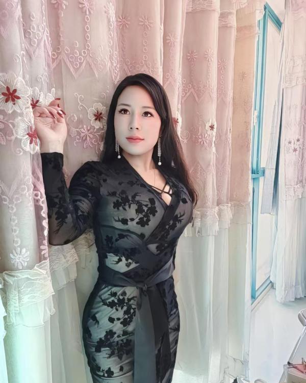 风韵犹存的少妇