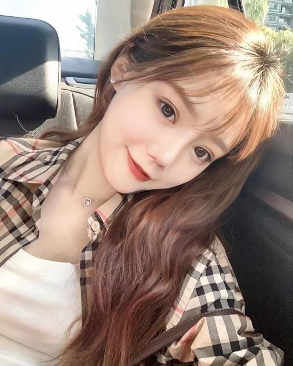 气质型蓝蓝妹子