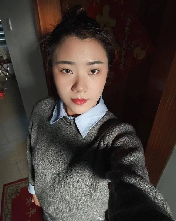 甜美型服务系妹子