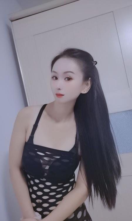 腰细屁股大的小骚货