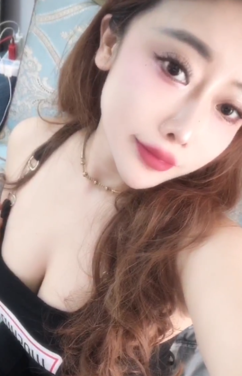 罗湖妩媚风韵静宝