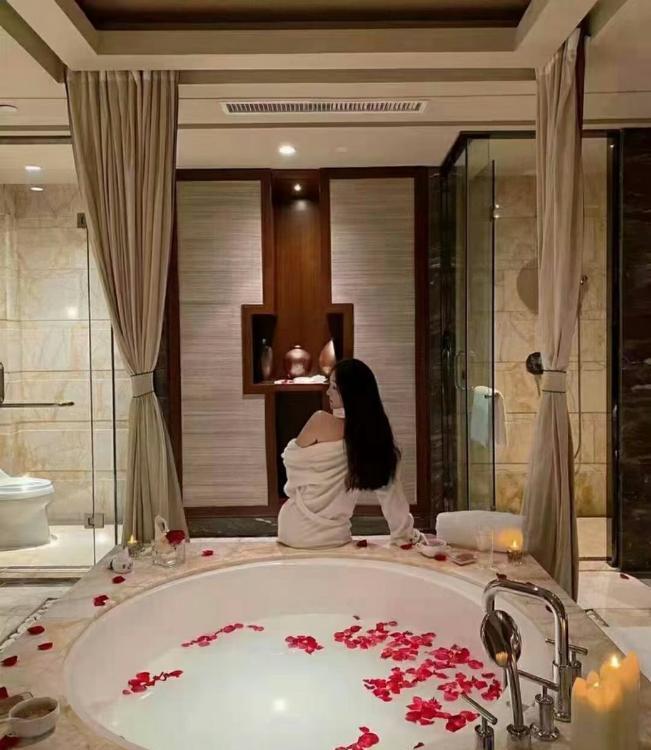 西安嫩妹情景花式乱淫