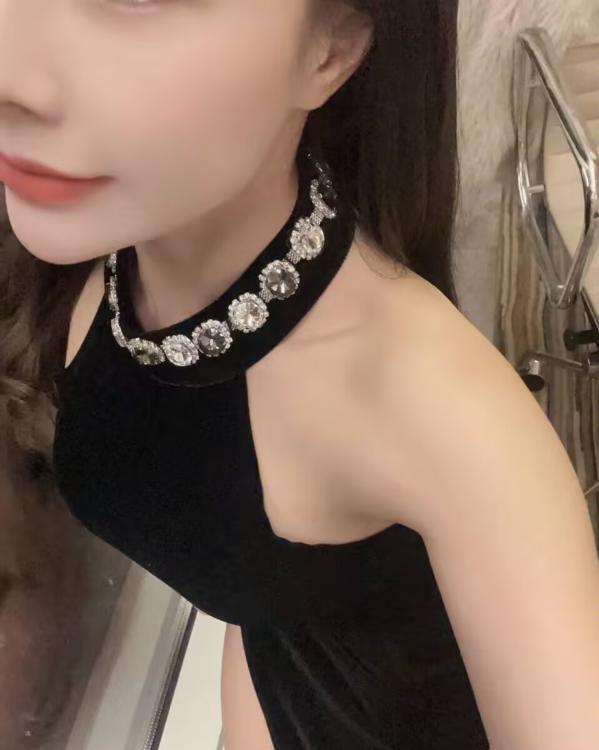 南山荔林骚女友亦菲