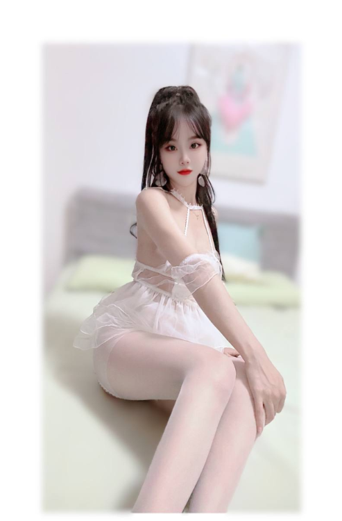 肤白貌美大奶骚逼