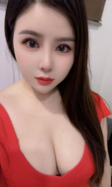 肤白貌美大胸娜娜