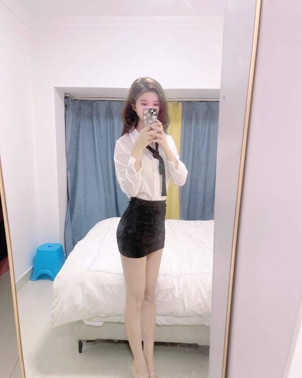 后入肤白貌美小嫩妹