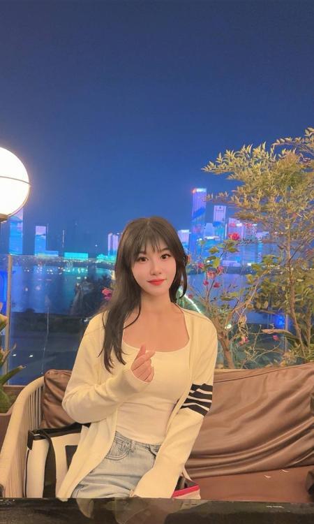 南山身材苗条姗姗