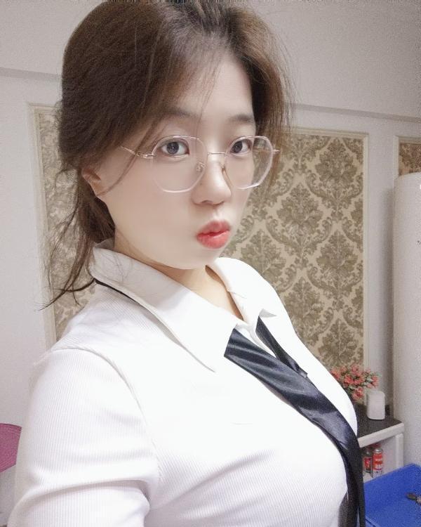 长安区反差眼睛妹鱼儿