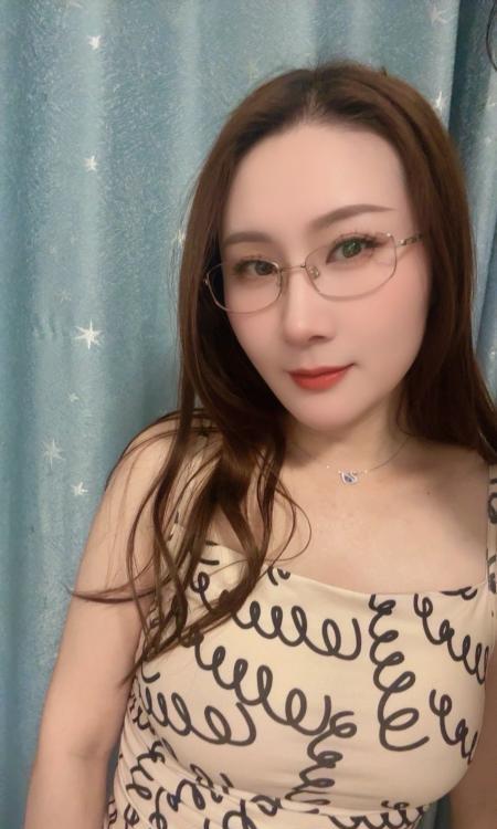 性感型大波霸少妇