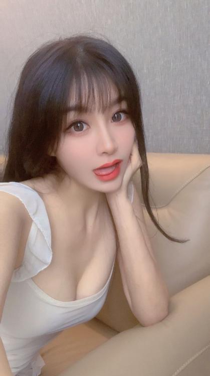 性感身材颜值姗姗