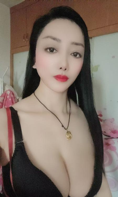 知性与性感兼具的姐姐