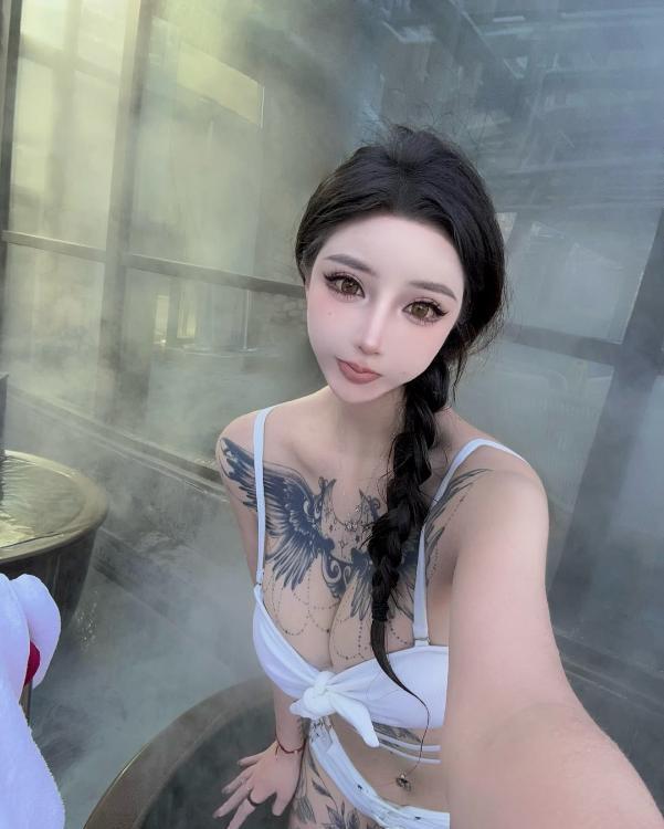 黄埔纹身尤物嘉怡