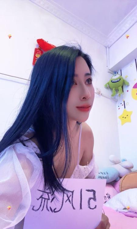 园岭气质大奶少妇