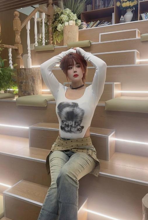 性感身材翘臀馨菲