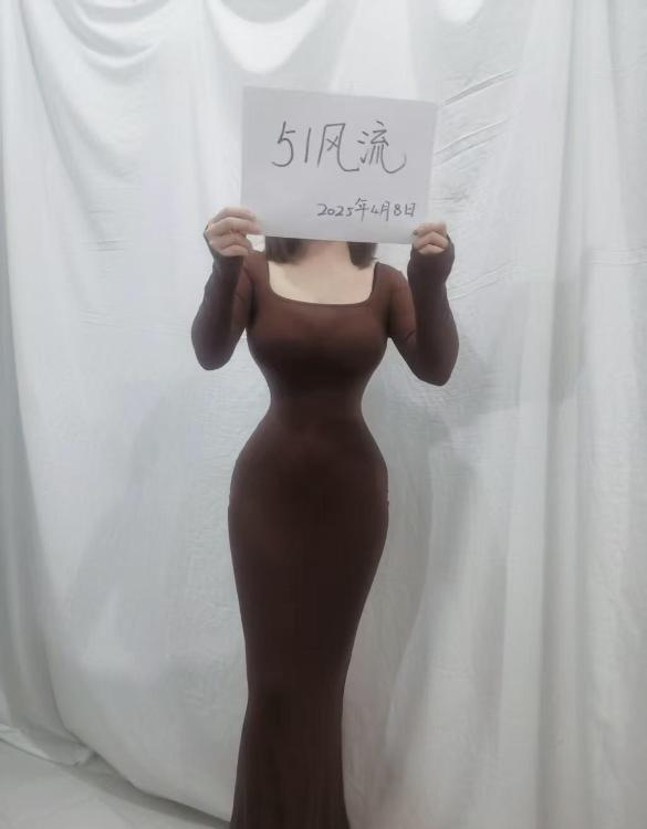 轻熟蜜桃臀米苏