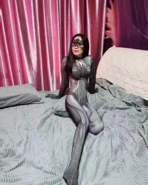 瑜伽教练变身蜘蛛侠