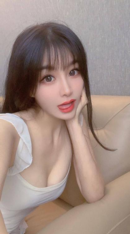 粉嫩颜值姗姗老师