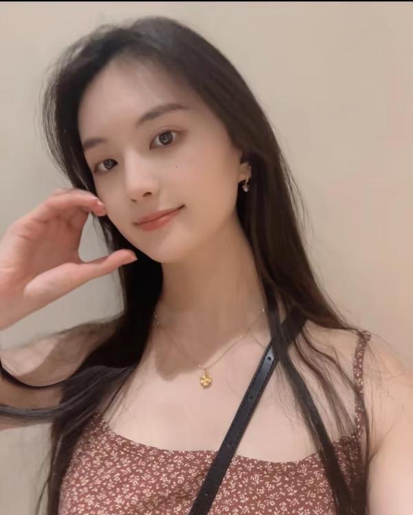 初见美女小姐姐