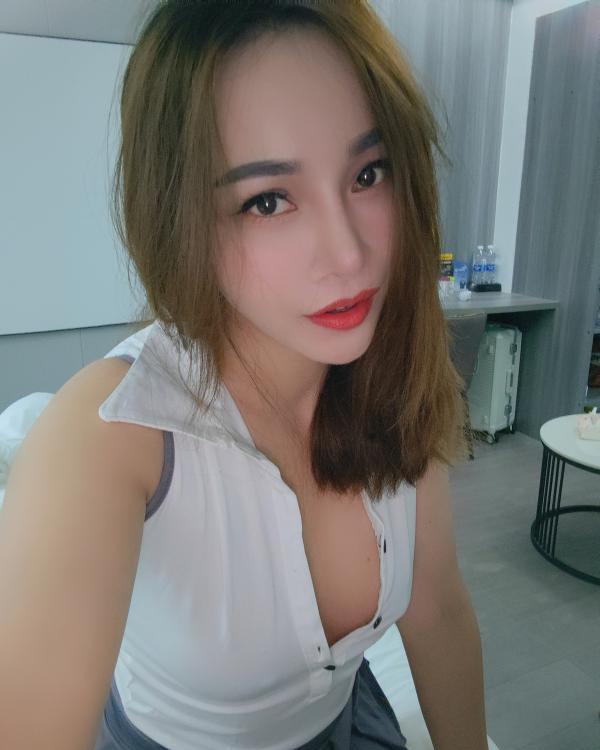 风骚型大长腿少妇