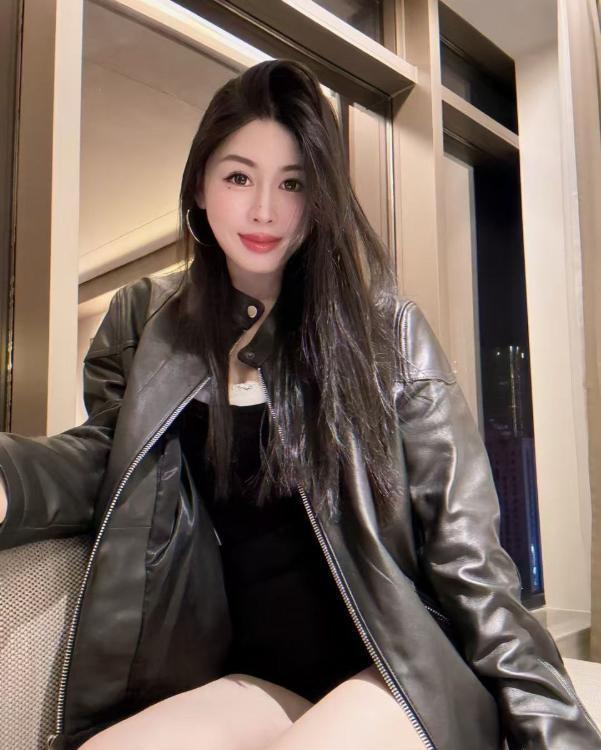 粉嫩美乳颜值御姐