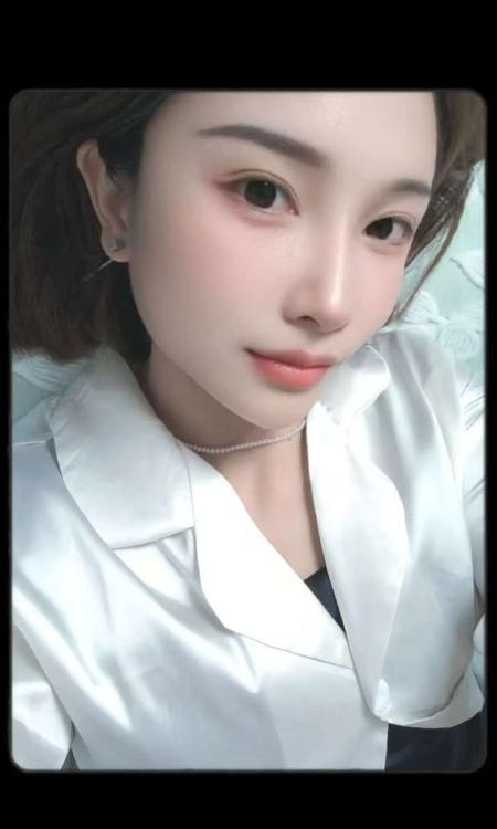 骨感的撩人美女