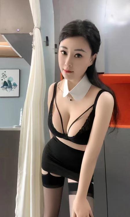 长腿静静御姐胸大