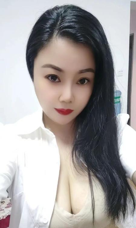 服务女王丽丽
