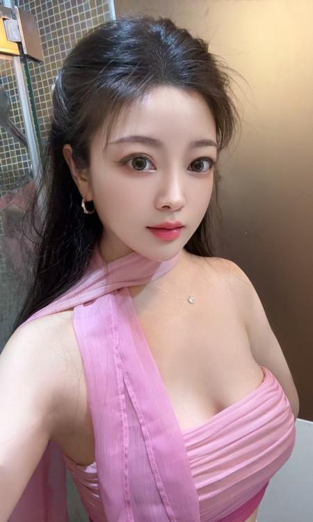 前凸后翘柒柒老师