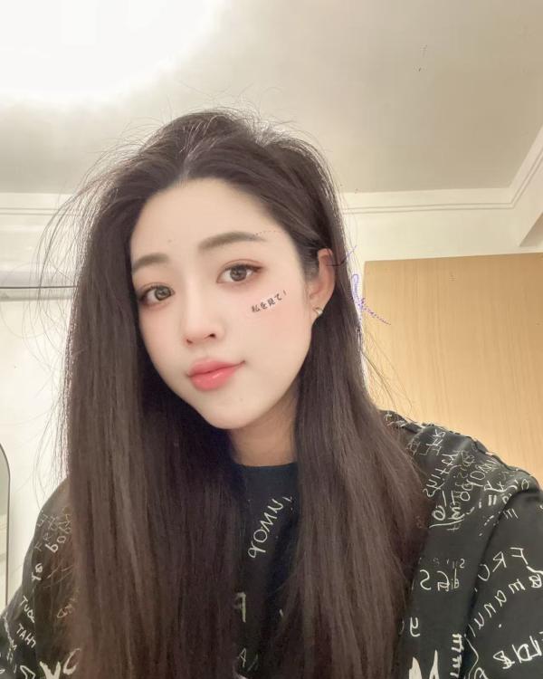 丰满翘臀梓琪超有料