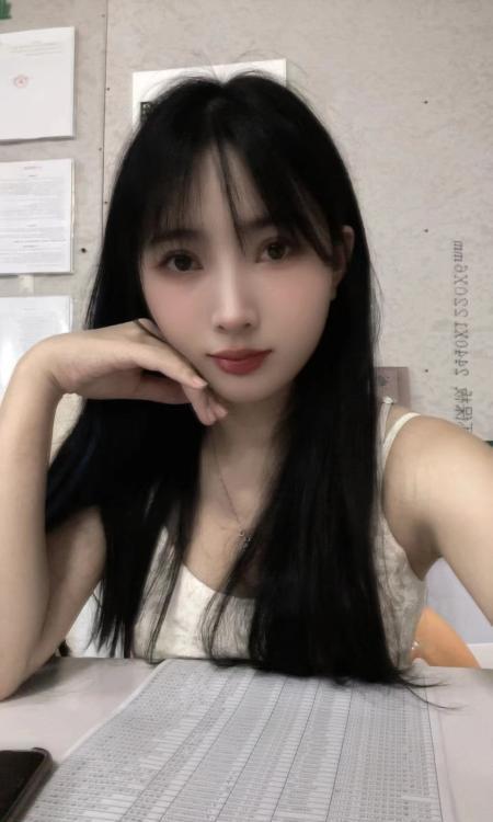 轻熟大胸御姐玥玥